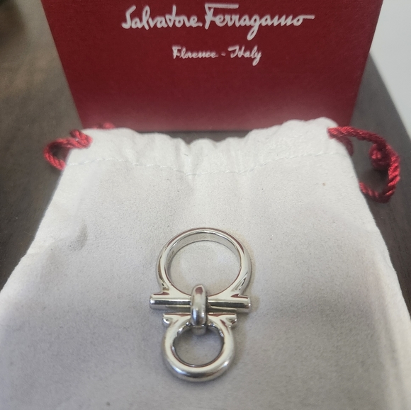 Salvatore Ferragamo silver ring - Picture 2 of 4